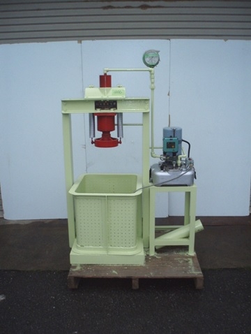 電動式油圧搾り機